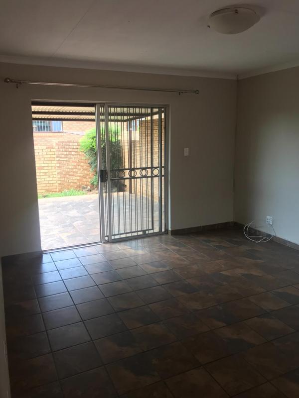 To Let 2 Bedroom Property for Rent in Garsfontein Gauteng