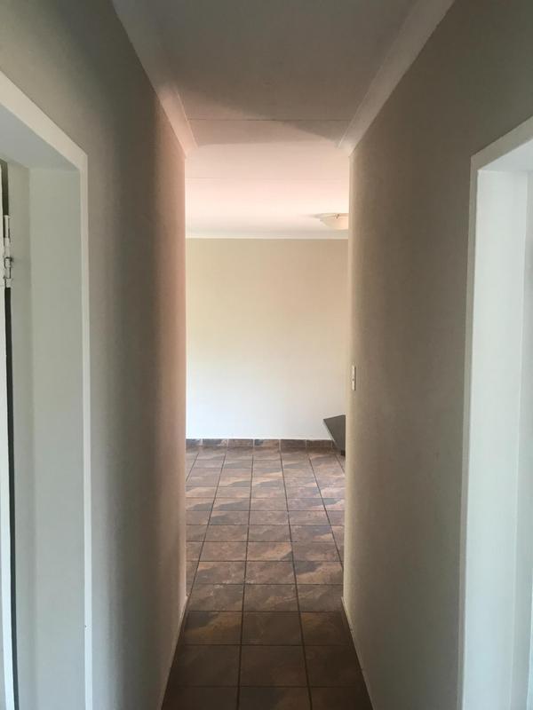 To Let 2 Bedroom Property for Rent in Garsfontein Gauteng