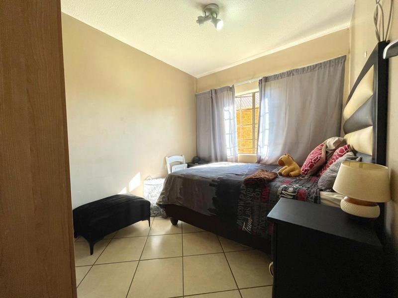 2 Bedroom Property for Sale in Noordwyk Ext 1 Gauteng