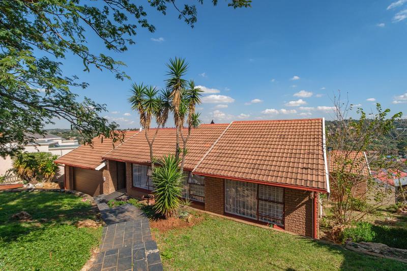 4 Bedroom Property for Sale in Noordheuwel Gauteng