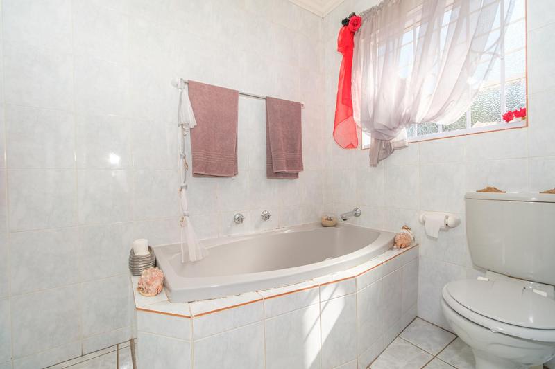 4 Bedroom Property for Sale in Noordheuwel Gauteng