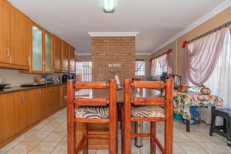 4 Bedroom Property for Sale in Noordheuwel Gauteng