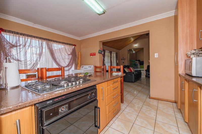 4 Bedroom Property for Sale in Noordheuwel Gauteng