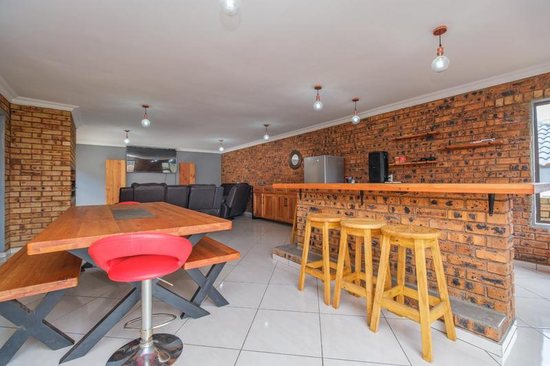 4 Bedroom Property for Sale in Rangeview Gauteng