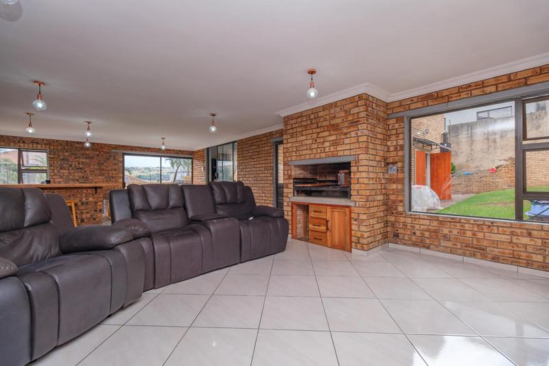 4 Bedroom Property for Sale in Rangeview Gauteng