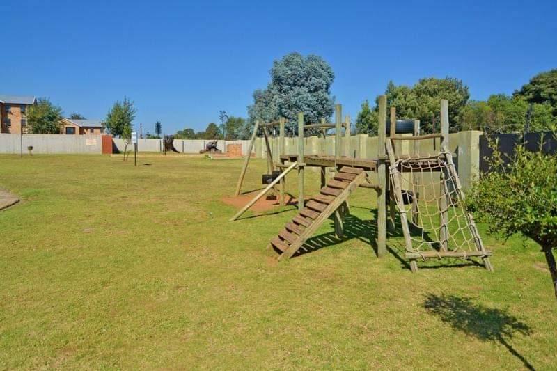 2 Bedroom Property for Sale in Groblerpark Gauteng