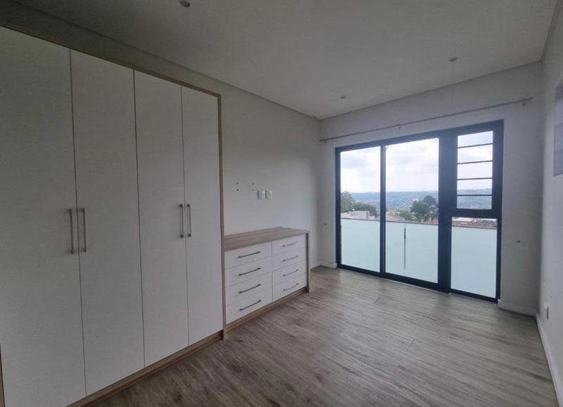 To Let 3 Bedroom Property for Rent in Bryanston Gauteng