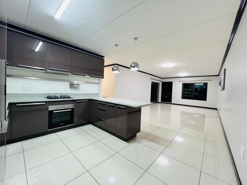 To Let 3 Bedroom Property for Rent in Broadacres Gauteng