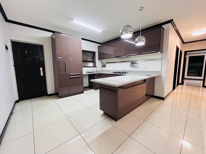 To Let 3 Bedroom Property for Rent in Broadacres Gauteng