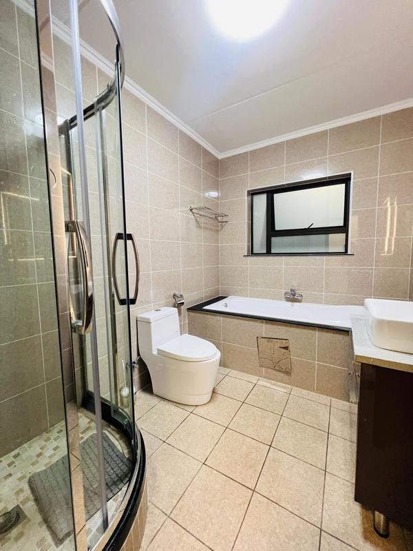 To Let 3 Bedroom Property for Rent in Broadacres Gauteng