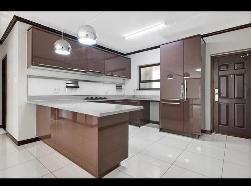 To Let 2 Bedroom Property for Rent in Broadacres Gauteng