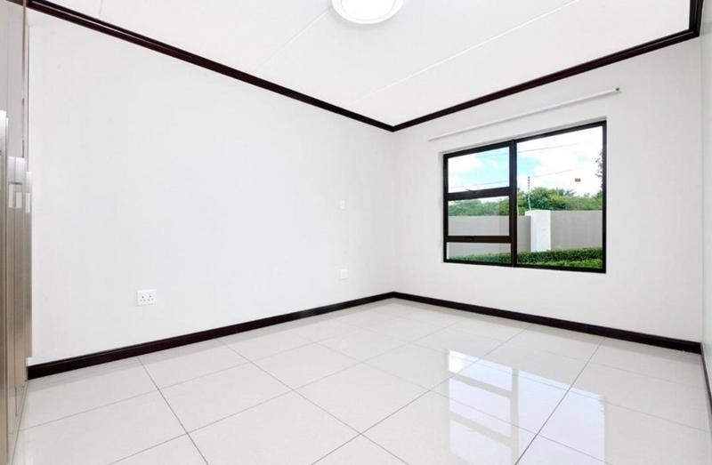 To Let 2 Bedroom Property for Rent in Broadacres Gauteng