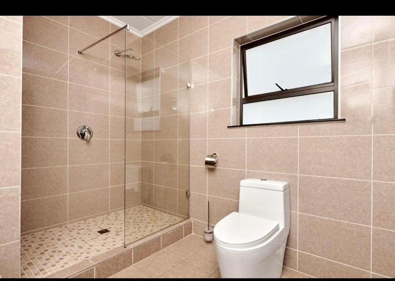 To Let 2 Bedroom Property for Rent in Broadacres Gauteng