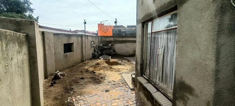 2 Bedroom Property for Sale in Diepkloof Gauteng