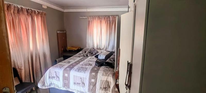 2 Bedroom Property for Sale in Diepkloof Gauteng