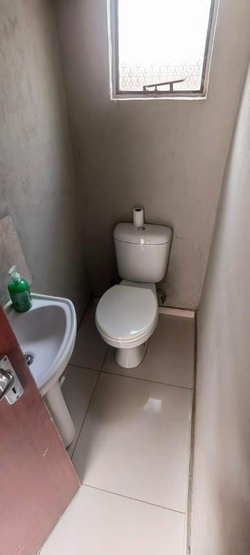 2 Bedroom Property for Sale in Diepkloof Gauteng