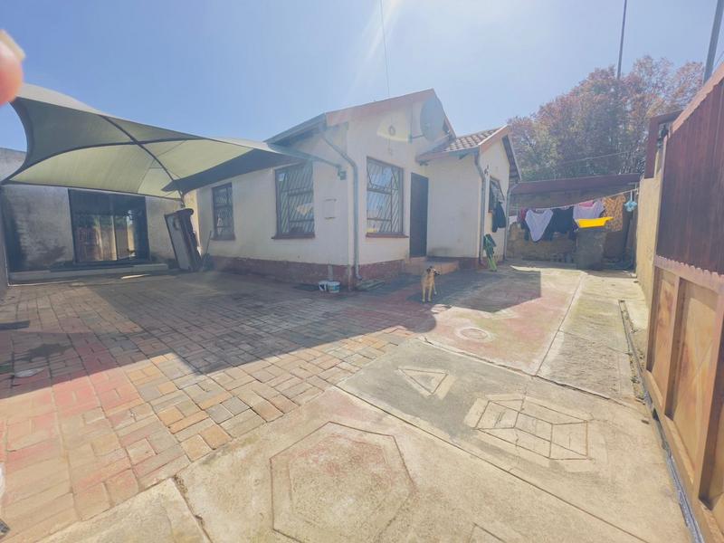 2 Bedroom Property for Sale in Jabavu Gauteng
