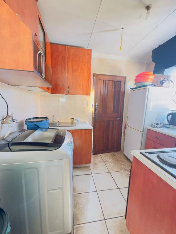 2 Bedroom Property for Sale in Jabavu Gauteng