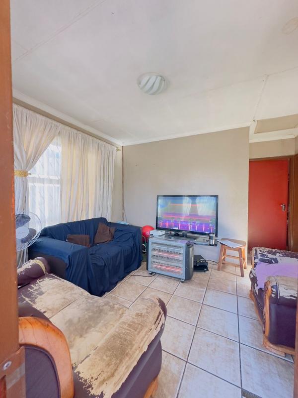 2 Bedroom Property for Sale in Jabavu Gauteng