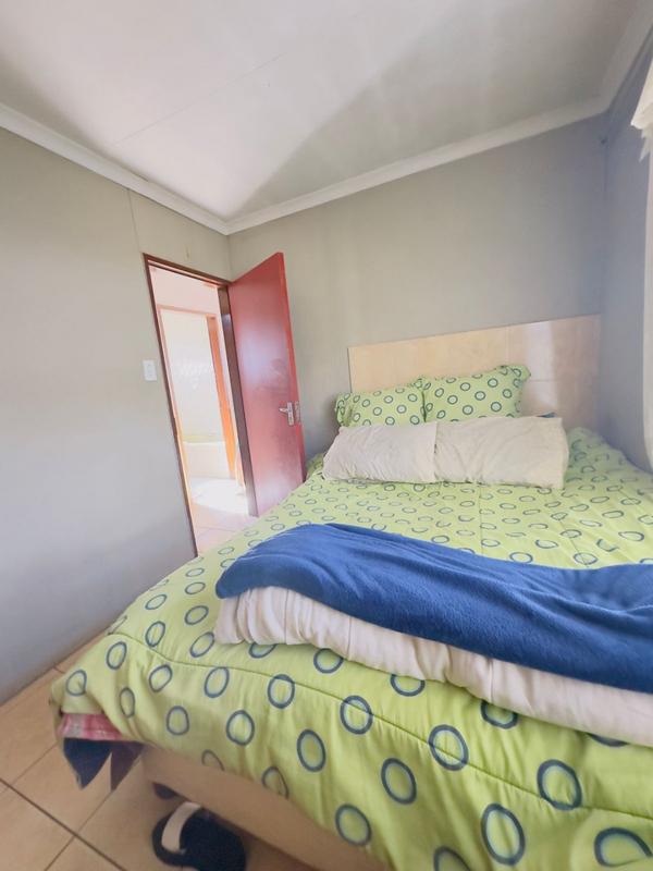 2 Bedroom Property for Sale in Jabavu Gauteng