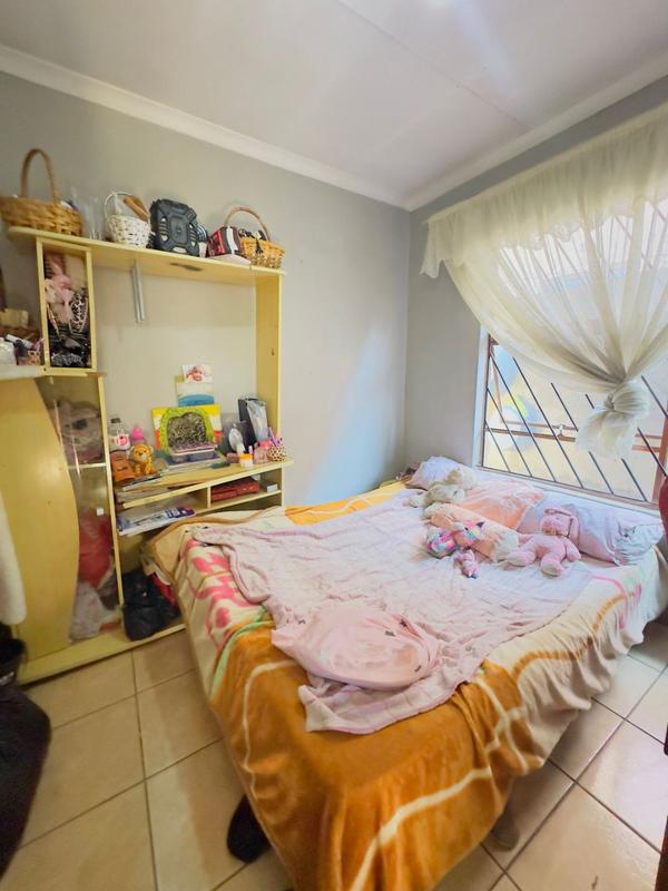 2 Bedroom Property for Sale in Jabavu Gauteng