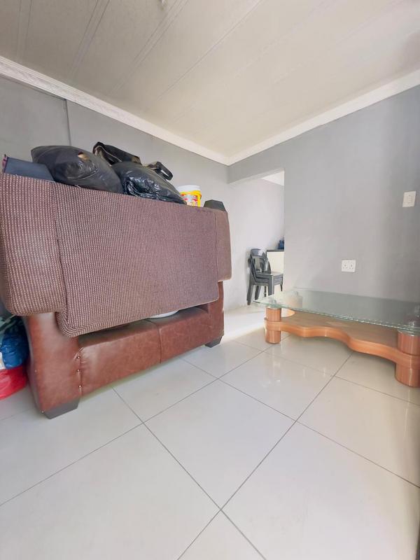 2 Bedroom Property for Sale in Jabavu Gauteng