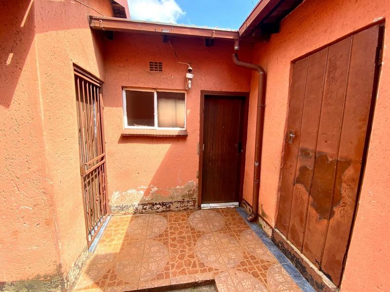 3 Bedroom Property for Sale in Protea South Gauteng