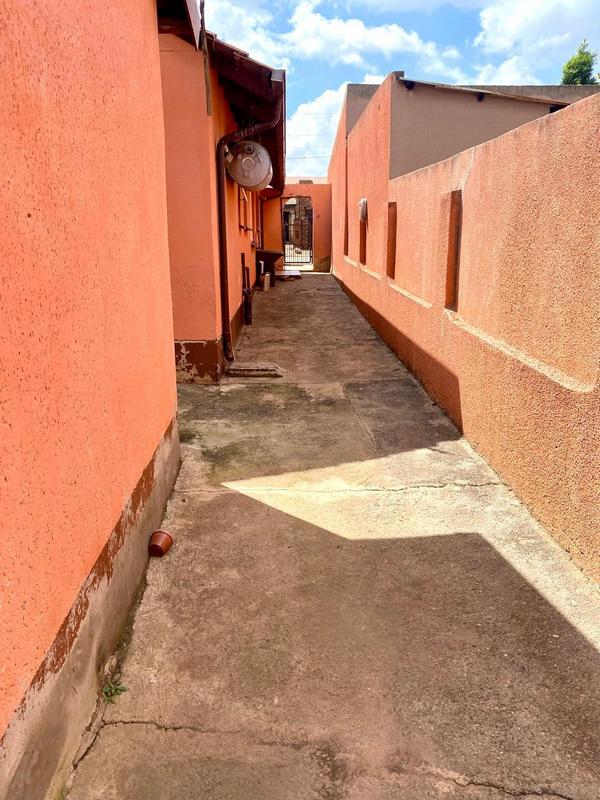 3 Bedroom Property for Sale in Protea South Gauteng