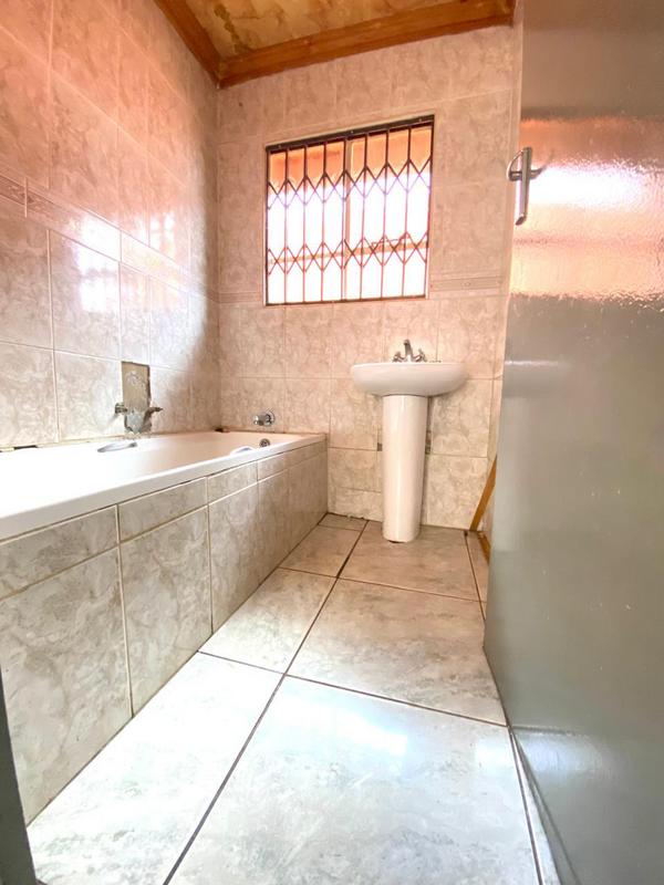 3 Bedroom Property for Sale in Protea South Gauteng