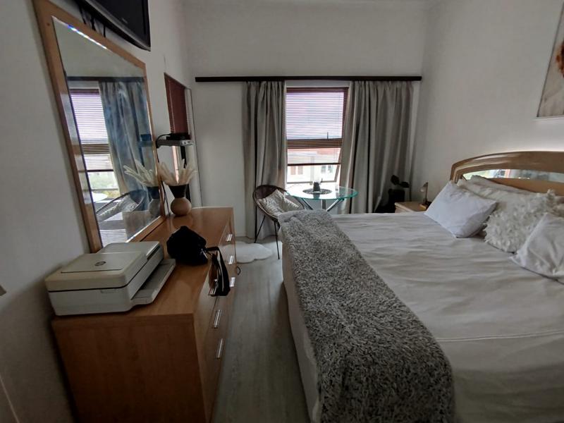 To Let 2 Bedroom Property for Rent in Bryanston Gauteng