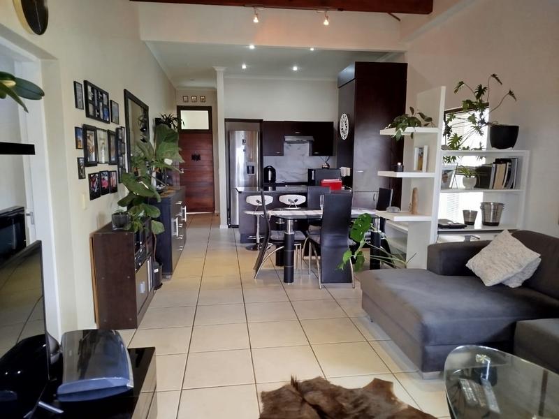 To Let 2 Bedroom Property for Rent in Bryanston Gauteng