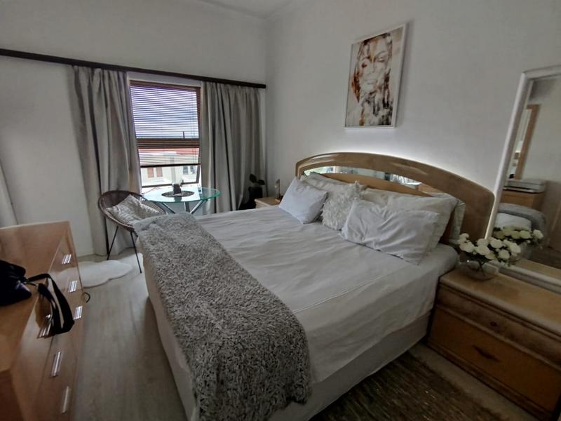 To Let 2 Bedroom Property for Rent in Bryanston Gauteng