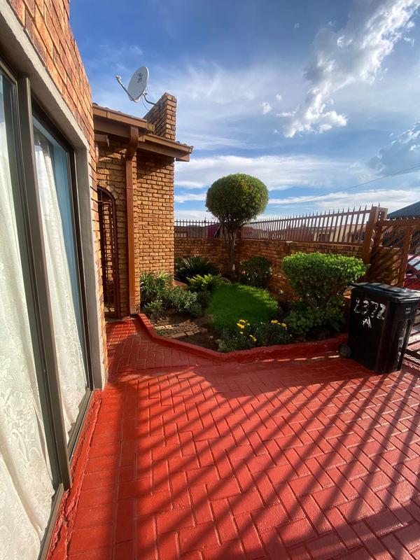 3 Bedroom Property for Sale in Meadowlands Zone 10 Gauteng