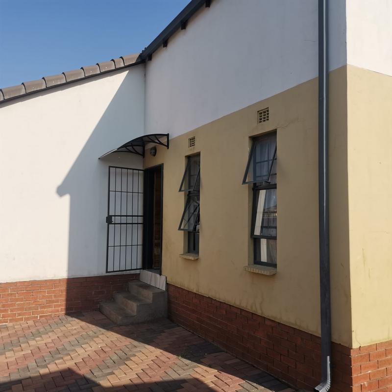 3 Bedroom Property for Sale in Fleurhof Gauteng