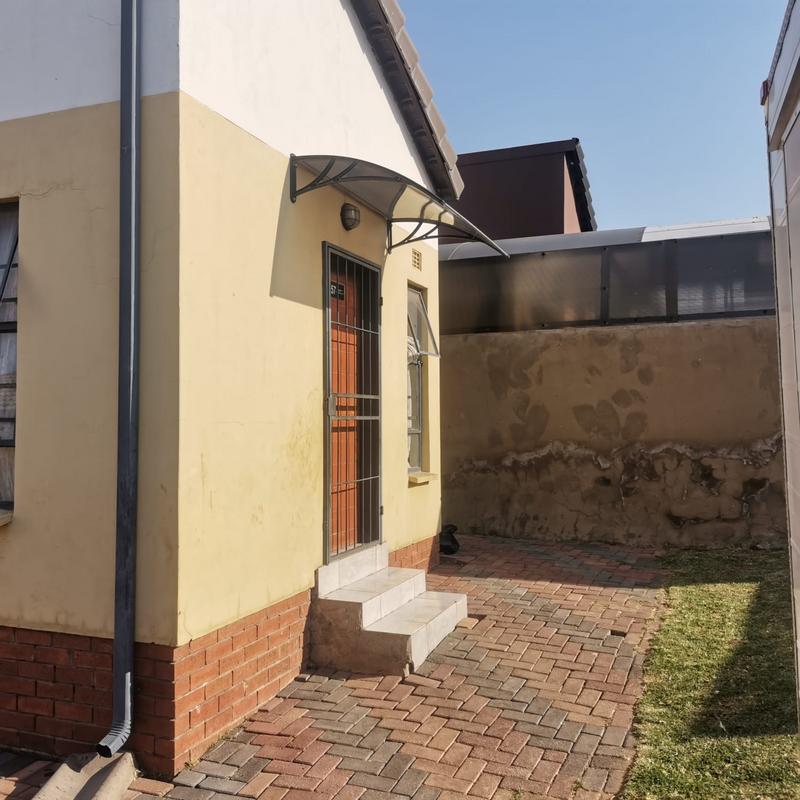3 Bedroom Property for Sale in Fleurhof Gauteng