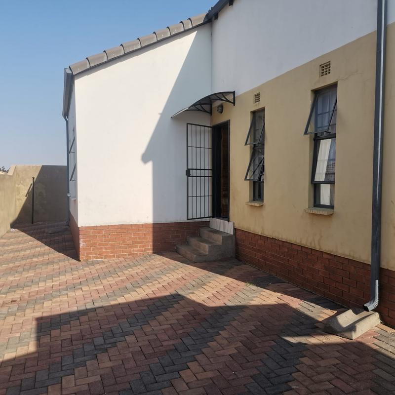 3 Bedroom Property for Sale in Fleurhof Gauteng