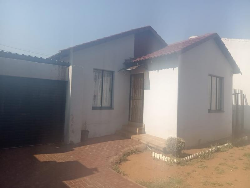 3 Bedroom Property for Sale in Chiawelo Gauteng