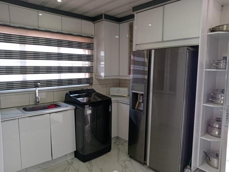 5 Bedroom Property for Sale in Jabulani Gauteng
