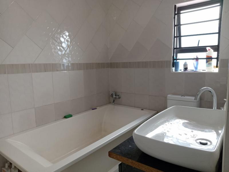 5 Bedroom Property for Sale in Jabulani Gauteng