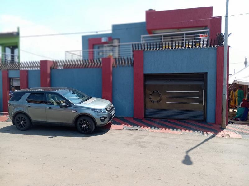 5 Bedroom Property for Sale in Jabulani Gauteng