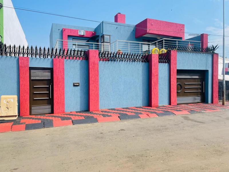 5 Bedroom Property for Sale in Jabulani Gauteng