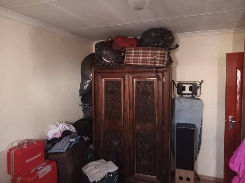 5 Bedroom Property for Sale in Moletsane Gauteng