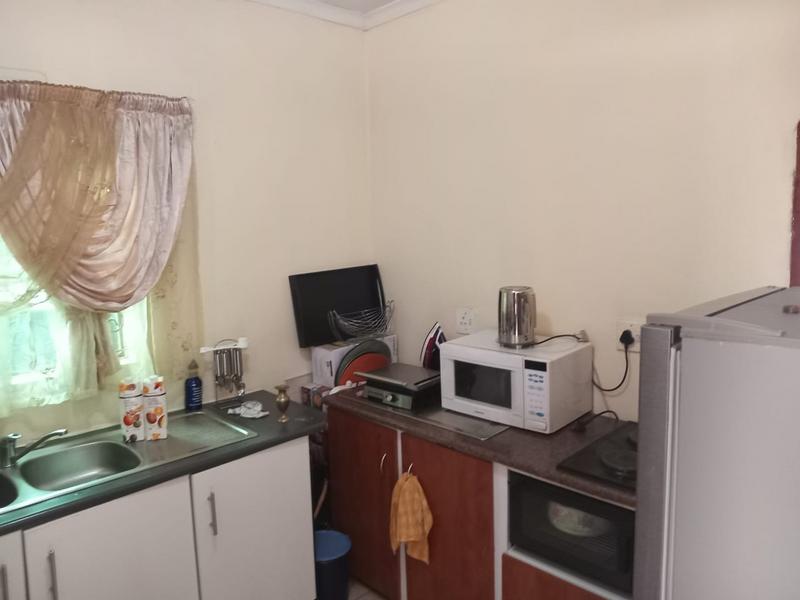 5 Bedroom Property for Sale in Moletsane Gauteng