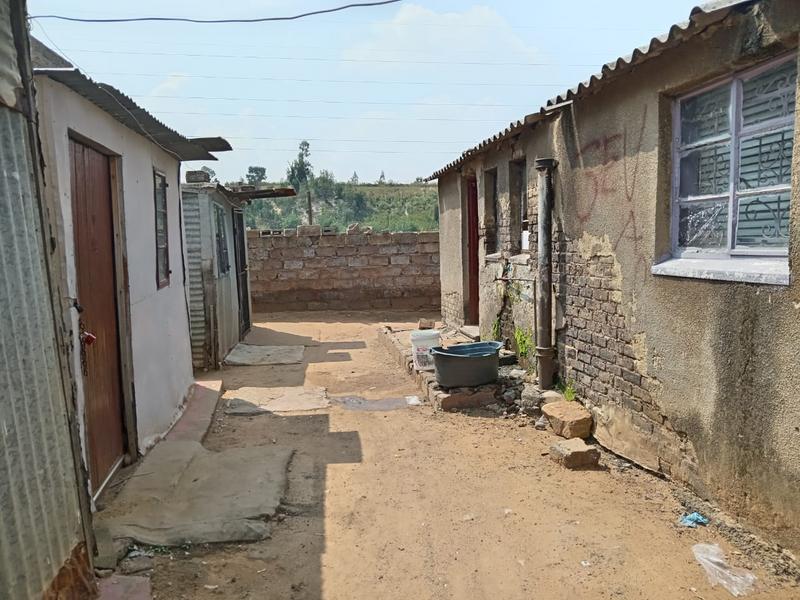 2 Bedroom Property for Sale in Meadowlands West Gauteng