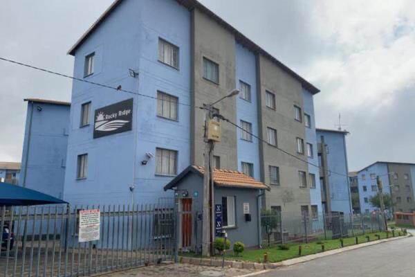 To Let 2 Bedroom Property for Rent in Fleurhof Gauteng