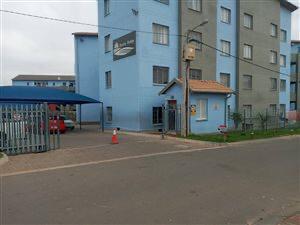 To Let 2 Bedroom Property for Rent in Fleurhof Gauteng