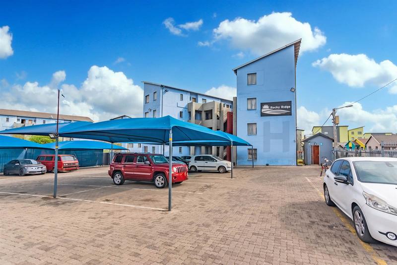 To Let 2 Bedroom Property for Rent in Fleurhof Gauteng