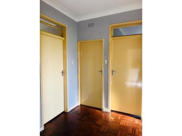 To Let 3 Bedroom Property for Rent in Florida Lake Gauteng