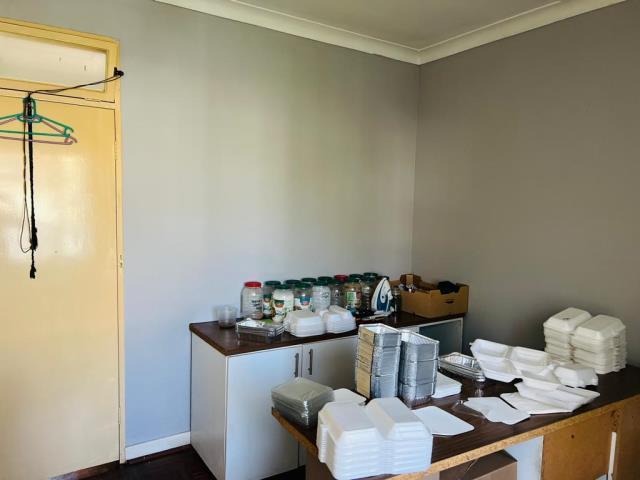 To Let 3 Bedroom Property for Rent in Florida Lake Gauteng