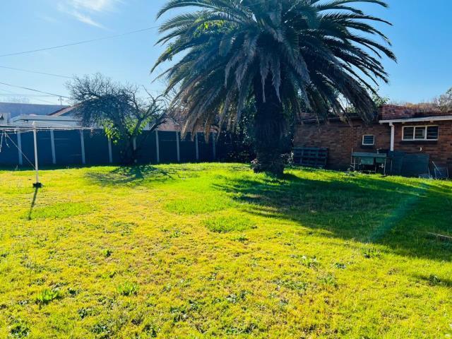 To Let 3 Bedroom Property for Rent in Florida Lake Gauteng